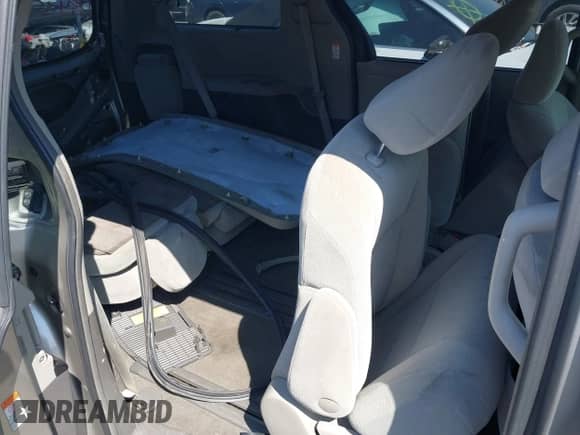 2016 Toyota Sienna LE AAS with VIN 5TDKK3DC7GS763228, listed as a IAAI auction lot 41825352 with 262,704 mi miles and . Bid and sale history available at DreamBid. Image 8.