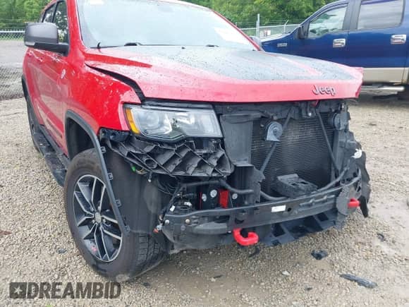 2017 Jeep Grand Cherokee Trailhawk z VIN 1C4RJFLT6HC940777, wystawiony jako IAAI lot #42423934 z przebiegiem 79 448 mil mil oraz . Historia ofert i sprzedaży dostępna na DreamBid. Obrazek 18.