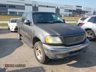2003 Ford F-150 XLT z VIN 1FTRW08L73KD72125, wystawiony jako IAAI lot #43158554 z przebiegiem 238 001 mil mil oraz . Historia ofert i sprzedaży dostępna na DreamBid. Obrazek 1.
