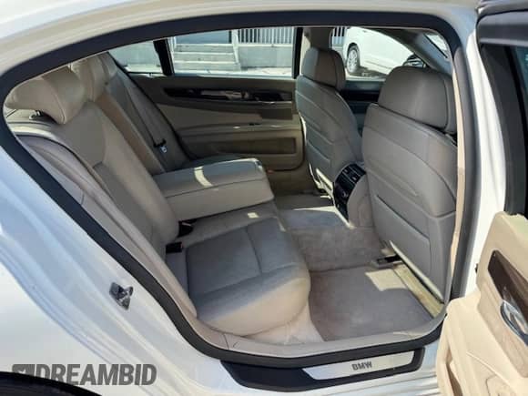 2009 BMW 7 Series 750Li с VIN WBAKB83589CY61637, выставлен на аукционе Copart как лот 70282265 с пробегом 120 594 миль миль и Чистый • Clean title. История ставок и продаж доступна на DreamBid. Изображение 11.