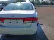 2007 Hyundai Azera GLS z VIN KMHFC46D67A189479, wystawiony jako IAAI lot #42641536 z przebiegiem 127 281 mil mil oraz . Historia ofert i sprzedaży dostępna na DreamBid. Obrazek 18.