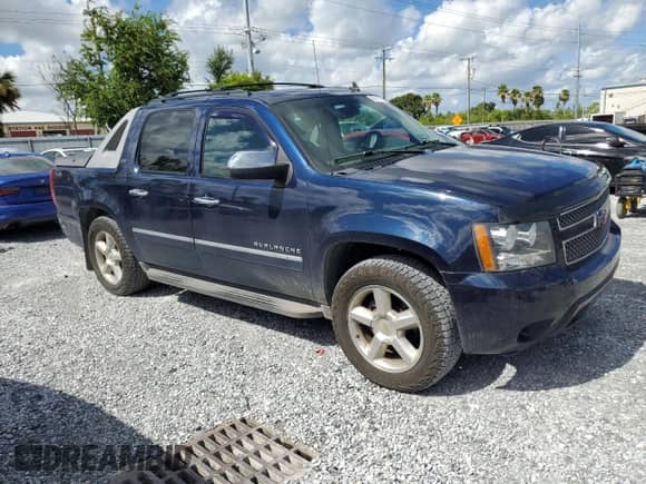 2011 Chevrolet Avalanche LTZ с VIN 3GNTKGE3XBG162064, выставлен на аукционе Copart как лот 68017935 с пробегом 286 729 миль миль и Списание • Salvage title. История ставок и продаж доступна на DreamBid. Изображение 4.