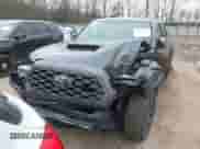 2022 Toyota Tacoma SR5 z VIN 3TMDZ5BN7NM135994, wystawiony jako IAAI lot #41484916 z przebiegiem 32 671 mil mil oraz . Historia ofert i sprzedaży dostępna na DreamBid. Obrazek 6.