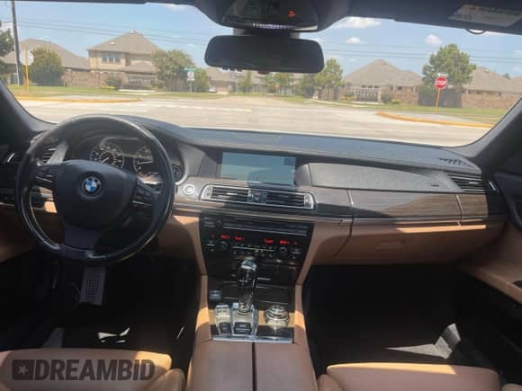 2010 BMW 7 Series 750Li с VIN WBAKB8C58ACY64395, выставлен на аукционе Copart как лот 55361135 с пробегом 137 375 миль миль и Списание • Salvage title. История ставок и продаж доступна на DreamBid. Изображение 9.