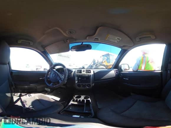 2011 Chevrolet Colorado 1LT z VIN 1GCHTCFE2B8115945, wystawiony jako IAAI lot #42314389 z przebiegiem 250 571 mil mil oraz . Historia ofert i sprzedaży dostępna na DreamBid. Obrazek 19.