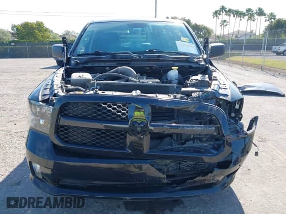 2018 Ram 1500 Express z VIN 1C6RR7FTXJS286833, wystawiony jako IAAI lot #41902890 z przebiegiem 29 560 mil mil oraz . Historia ofert i sprzedaży dostępna na DreamBid. Obrazek 13.