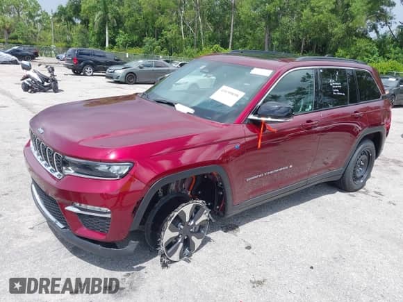 2024 Jeep Grand Cherokee with VIN 1C4RJYB68RC124856, listed as a IAAI auction lot 43199898 with 27,864 mi miles and . Bid and sale history available at DreamBid. Image 21.