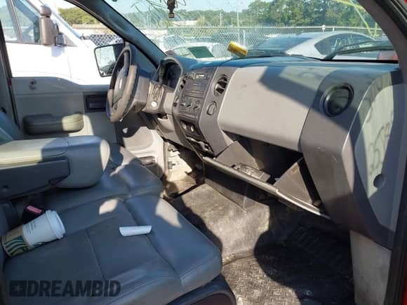 2005 Ford F-150 XL с VIN 1FTRF12W35NA37731, выставлен на аукционе IAAI как лот 43166881 с пробегом Не указан миль и . История ставок и продаж доступна на DreamBid. Изображение 5.