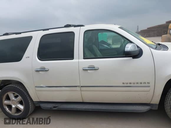 2011 Chevrolet Suburban LTZ с VIN 1GNSCKE04BR391423, выставлен на аукционе IAAI как лот 41930604 с пробегом 170 170 миль миль и . История ставок и продаж доступна на DreamBid. Изображение 13.