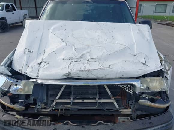 2004 GMC Sierra 1500 SLE with VIN 2GTEC19T241412009, listed as a IAAI auction lot 42525649 with Not provided miles and . Bid and sale history available at DreamBid. Image 10.