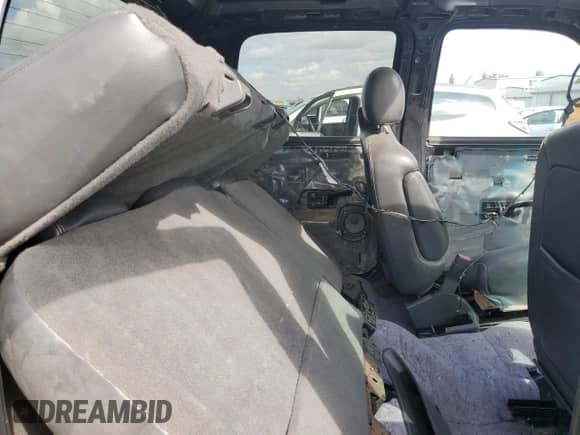 2005 Chevrolet Silverado 1500 LS z VIN 2GCEC13T151338673, wystawiony jako Copart lot #82230905 z przebiegiem Nie podano mil oraz Szkoda całkowita • Salvage title. Historia ofert i sprzedaży dostępna na DreamBid. Obrazek 10.