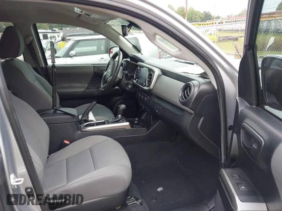 2021 Toyota Tacoma SR5 with VIN 5TFAZ5CN4MX110609, listed as a IAAI auction lot 43172655 with 36,100 mi miles and . Bid and sale history available at DreamBid. Image 5.