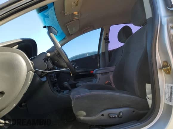 2001 Dodge Intrepid SE z VIN 2B3HD46R71H503463, wystawiony jako Copart lot #88585295 z przebiegiem 71 489 mil mil oraz Czysty tytuł • Clean title. Historia ofert i sprzedaży dostępna na DreamBid. Obrazek 7.