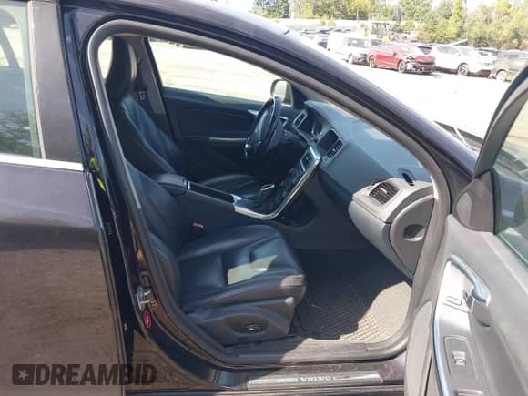 2014 Volvo S60 T5 с VIN YV1612FSXE1290190, выставлен на аукционе IAAI как лот 43382498 с пробегом 174 424 миль миль и . История ставок и продаж доступна на DreamBid. Изображение 5.