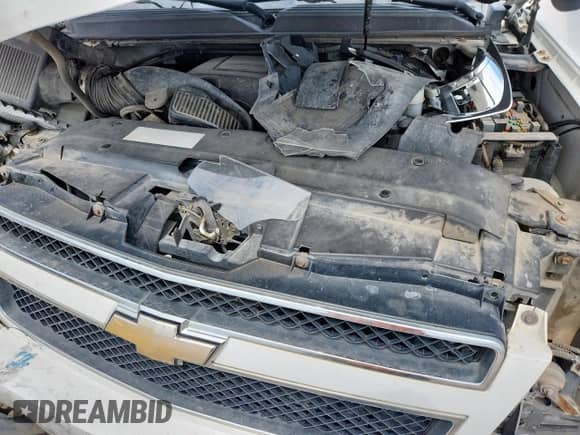 2010 Chevrolet Tahoe Commercial z VIN 1GNUKAE01AR285841, wystawiony jako Copart lot #70548475 z przebiegiem Nie podano mil oraz Szkoda całkowita • Salvage title. Historia ofert i sprzedaży dostępna na DreamBid. Obrazek 12.
