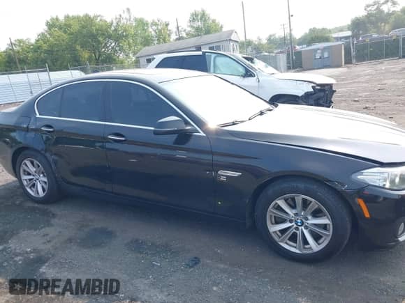 2016 BMW 5 Series 528i xDrive with VIN WBA5A7C55GG148999, listed as a IAAI auction lot 42931192 with 157,996 mi miles and . Bid and sale history available at DreamBid. Image 6.