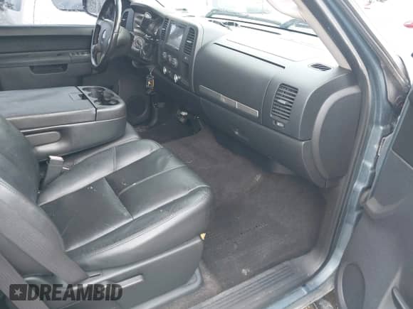 2010 Chevrolet Silverado 1500 LT z VIN 1GCSCSE07AZ200116, wystawiony jako IAAI lot #43422600 z przebiegiem 229 852 mil mil oraz . Historia ofert i sprzedaży dostępna na DreamBid. Obrazek 5.