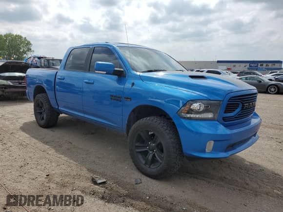 2018 Ram 1500 Night z VIN 1C6RR7MTXJS196245, wystawiony jako Copart lot #69994685 z przebiegiem 77 551 mil mil oraz Szkoda całkowita • Salvage title. Historia ofert i sprzedaży dostępna na DreamBid. Obrazek 4.