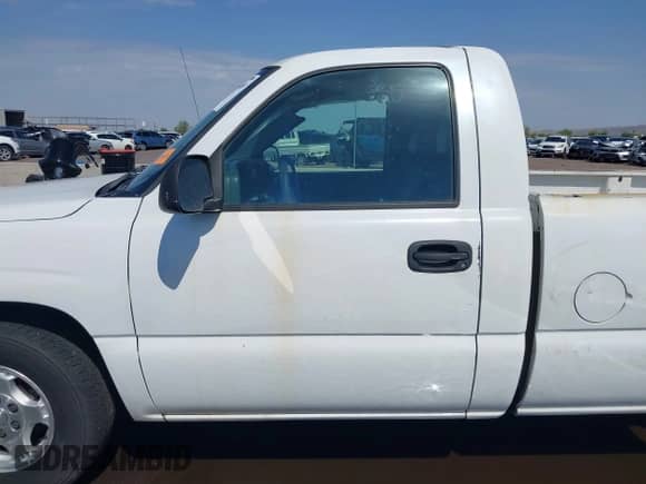 2004 GMC Sierra 1500 Work Truck with VIN 1GTEC14X34Z210202, listed as a IAAI auction lot 42994469 with 266,464 mi miles and . Bid and sale history available at DreamBid. Image 14.