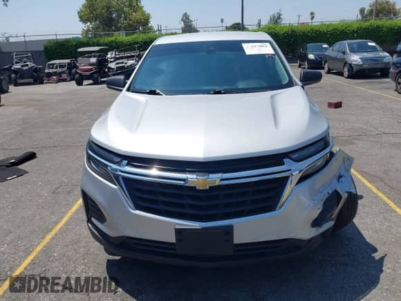 2022 Chevrolet Equinox LS z VIN 2GNAXHEV1N6102500, wystawiony jako IAAI lot #43010662 z przebiegiem 30 131 mil mil oraz . Historia ofert i sprzedaży dostępna na DreamBid. Obrazek 12.