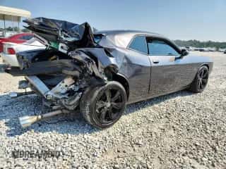 2018 Dodge Challenger R/T Scat Pack with VIN 2C3CDZFJ5JH142125, listed as a Copart auction lot 71885115 with 68,767 mi miles and Salvage title. Bid and sale history available at DreamBid. Image 3.