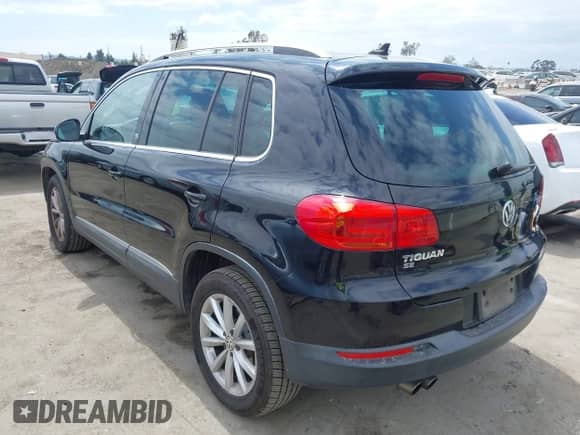 2017 Volkswagen Tiguan Wolfsburg Edition с VIN WVGRV7AX2HK005905, выставлен на аукционе IAAI как лот 42053590 с пробегом 94 864 миль миль и . История ставок и продаж доступна на DreamBid. Изображение 3.