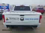 2020 Ram 1500 Big Horn z VIN 1C6RREFG3LN129718, wystawiony jako IAAI lot #42269424 z przebiegiem 97 387 mil mil oraz . Historia ofert i sprzedaży dostępna na DreamBid. Obrazek 17.