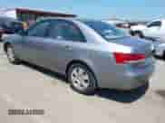 2006 Hyundai Sonata GL z VIN 5NPET46C06H058093, wystawiony jako IAAI lot #42938391 z przebiegiem 158 257 mil mil oraz . Historia ofert i sprzedaży dostępna na DreamBid. Obrazek 3.