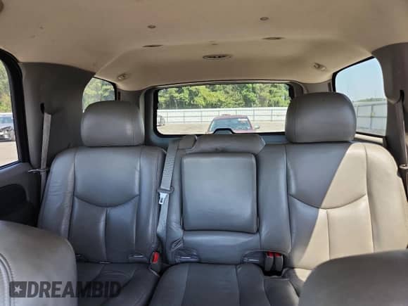 2003 Chevrolet Tahoe LT с VIN 1GNEK13Z53J231918, выставлен на аукционе Copart как лот 84242305 с пробегом 327 409 миль миль и Списание • Salvage title. История ставок и продаж доступна на DreamBid. Изображение 10.