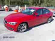 2018 BMW 3 Series 320i xDrive z VIN WBA8A3C54JA505279, wystawiony jako IAAI lot #43381231 z przebiegiem 81 895 mil mil oraz . Historia ofert i sprzedaży dostępna na DreamBid. Obrazek 2.