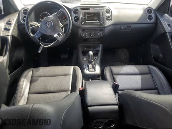 2016 Volkswagen Tiguan S с VIN WVGAV7AXXGW608816, выставлен на аукционе Copart как лот 87254115 с пробегом 97 033 миль миль и Списание • Salvage title. История ставок и продаж доступна на DreamBid. Изображение 8.