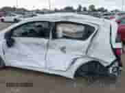 2016 Chevrolet Sonic LS z VIN 1G1JA6SH5G4109671, wystawiony jako IAAI lot #39954571 z przebiegiem 145 219 mil mil oraz . Historia ofert i sprzedaży dostępna na DreamBid. Obrazek 6.