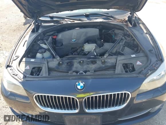 2012 BMW 5 Series 528i xDrive с VIN WBAXH5C5XCDW08081, выставлен на аукционе IAAI как лот 42990746 с пробегом 168 762 миль миль и . История ставок и продаж доступна на DreamBid. Изображение 10.