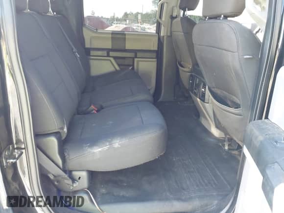 2018 Ford F-150 XLT z VIN 1FTEW1EP8JFC39133, wystawiony jako IAAI lot #43478321 z przebiegiem 132 367 mil mil oraz . Historia ofert i sprzedaży dostępna na DreamBid. Obrazek 8.