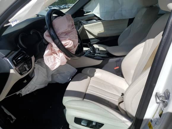 2019 BMW 5 Series 540i с VIN WBAJE5C56KWW09911, выставлен на аукционе Copart как лот 68622225 с пробегом 100 757 миль миль и На запчасти • Non repairable. История ставок и продаж доступна на DreamBid. Изображение 7.