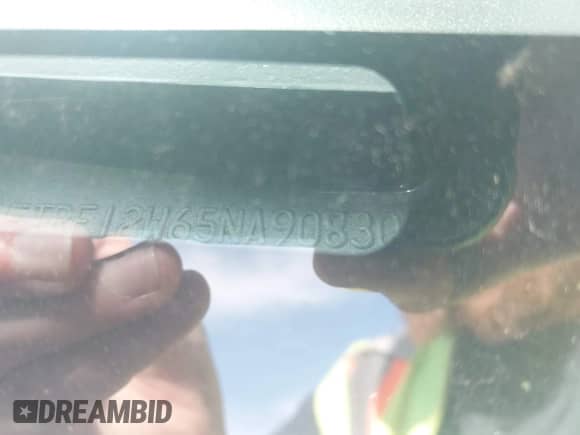 2005 Ford F-150 XL z VIN 1FTRF12W65NA90830, wystawiony jako IAAI lot #43229262 z przebiegiem 350 015 mil mil oraz . Historia ofert i sprzedaży dostępna na DreamBid. Obrazek 9.