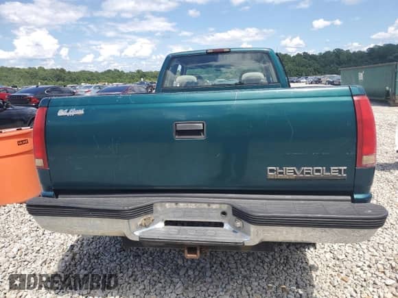 1998 Chevrolet Silverado 2500 z VIN 1GCGC29R2WE121496, wystawiony jako Copart lot #66140465 z przebiegiem 336 305 mil mil oraz Szkoda całkowita • Salvage title. Historia ofert i sprzedaży dostępna na DreamBid. Obrazek 6.