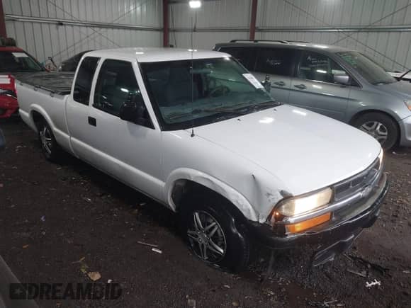 2003 Chevrolet S-10 LS с VIN 1GCCS19X238277865, выставлен на аукционе IAAI как лот 41866781 с пробегом 167 504 миль миль и . История ставок и продаж доступна на DreamBid. Изображение 1.