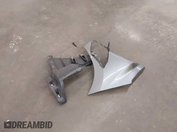 2020 Chevrolet Silverado 1500 LT z VIN 1GCRYDED6LZ294099, wystawiony jako IAAI lot #43069145 z przebiegiem 69 675 mil mil oraz . Historia ofert i sprzedaży dostępna na DreamBid. Obrazek 12.