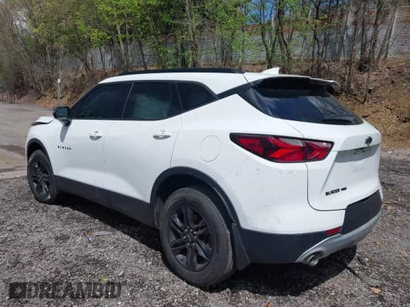 2021 Chevrolet Blazer LT с VIN 3GNKBHRS1MS569998, выставлен на аукционе IAAI как лот 42178844 с пробегом 55 969 миль миль и . История ставок и продаж доступна на DreamBid. Изображение 3.