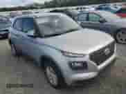 2021 Hyundai Venue SE с VIN KMHRB8A3XMU063643, выставлен на аукционе Copart как лот 73885084 с пробегом Не указан миль и На запчасти • Non repairable. История ставок и продаж доступна на DreamBid. Изображение 4.