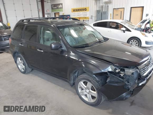 2010 Subaru Forester X Limited z VIN JF2SH6DC3AH765992, wystawiony jako IAAI lot #42670914 z przebiegiem 152 653 mil mil oraz . Historia ofert i sprzedaży dostępna na DreamBid. Obrazek 1.