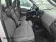 2005 Ford F-150 XL z VIN 1FTRF12WX5KE14539, wystawiony jako IAAI lot #43600244 z przebiegiem 180 608 mil mil oraz . Historia ofert i sprzedaży dostępna na DreamBid. Obrazek 43.