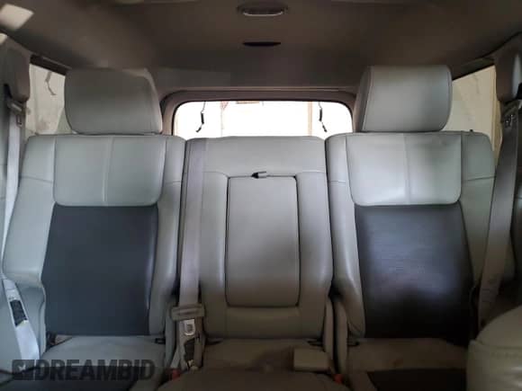 2006 Jeep Commander Limited z VIN 1J8HH58N96C144526, wystawiony jako Copart lot #63663055 z przebiegiem 156 603 mil mil oraz Szkoda całkowita • Salvage title. Historia ofert i sprzedaży dostępna na DreamBid. Obrazek 10.