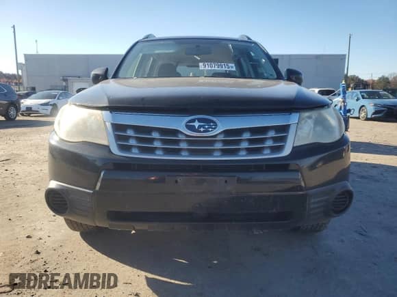 2013 Subaru Forester X z VIN JF2SHABCXDH423840, wystawiony jako Copart lot #91079915 z przebiegiem 166 658 mil mil oraz Czysty tytuł • Clean title. Historia ofert i sprzedaży dostępna na DreamBid. Obrazek 5.