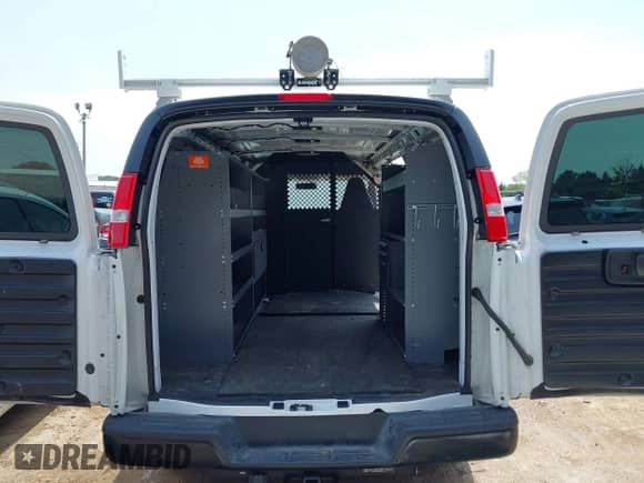 2024 Chevrolet Express Cargo с VIN 1GCWGAF74R1106717, выставлен на аукционе IAAI как лот 42465038 с пробегом 10 975 миль миль и . История ставок и продаж доступна на DreamBid. Изображение 17.
