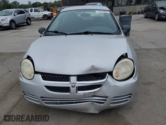 2005 Dodge Neon SXT z VIN 1B3ES56C85D255737, wystawiony jako Copart lot #73374864 z przebiegiem 229 340 mil mil oraz Szkoda całkowita • Salvage title. Historia ofert i sprzedaży dostępna na DreamBid. Obrazek 5.