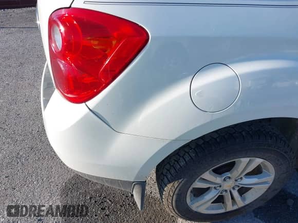 2015 Chevrolet Equinox LT с VIN 2GNFLGEK5F6235764, выставлен на аукционе IAAI как лот 43474569 с пробегом 111 934 миль миль и . История ставок и продаж доступна на DreamBid. Изображение 16.