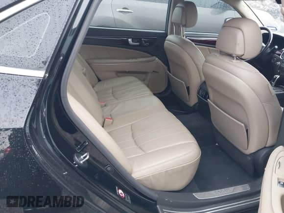 2012 Hyundai Equus Signature with VIN KMHGH4JH1CU050580, listed as a IAAI auction lot 41321039 with 138,182 mi miles and . Bid and sale history available at DreamBid. Image 8.