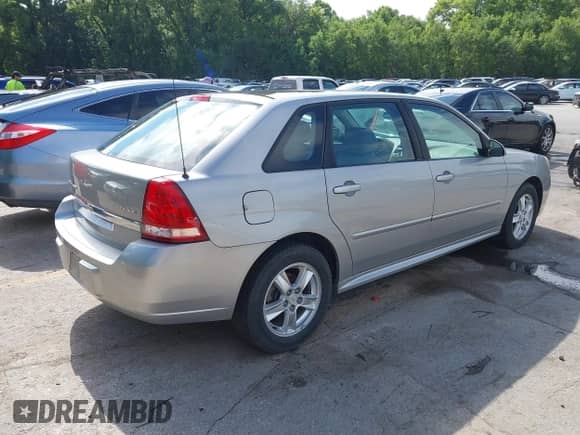 2006 Chevrolet Malibu Maxx LT z VIN 1G1ZT61866F102276, wystawiony jako IAAI lot #42663269 z przebiegiem 99 008 mil mil oraz . Historia ofert i sprzedaży dostępna na DreamBid. Obrazek 4.